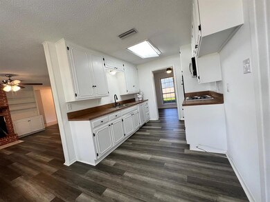 1228 Tate Cir, Sherman, TX 75090 - photo 6