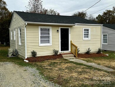 208 S Lexington Dr, Lexington, NC 27292 - photo 3