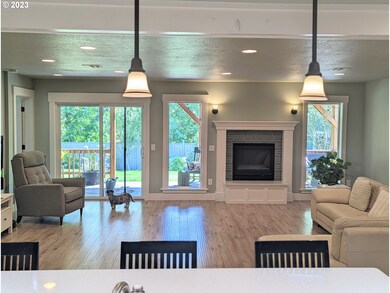 1060 Abbie Ln, Eugene, OR 97401 - photo 6