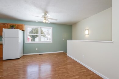 007-Dining_Room-3831014-large