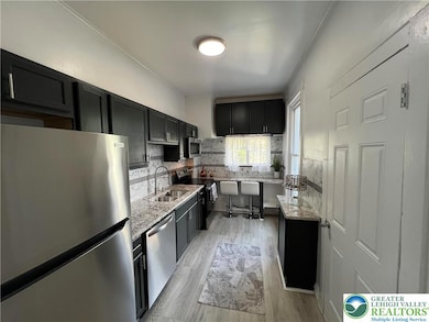 219 N Penn St, Allentown, PA 18102 - photo 3