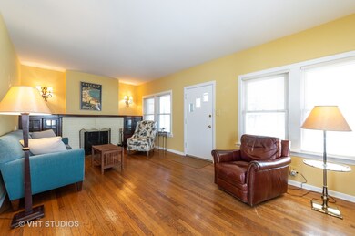 304 N Myrtle Ave, Elmhurst, IL 60126 - photo 3