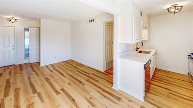 2707 Windswept Cove unit 102, Austin, TX 78745 - photo 3