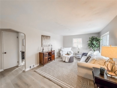 1529 Bower Hill Rd, Pittsburgh, PA 15243 - photo 3