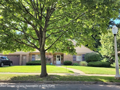 424 Mcpherson Ave, Lansing, MI 48915 - photo 2