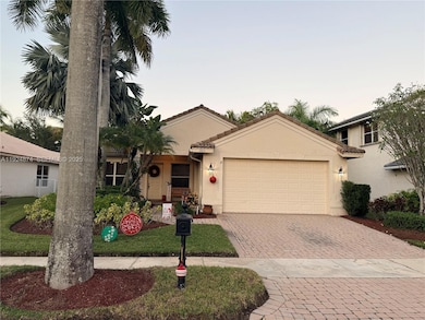 1923 Harbor View Cir, Weston, FL 33327 - photo 2