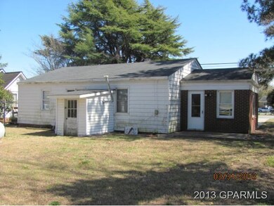 1704 W Main St, Williamston, NC 27892 - photo 6