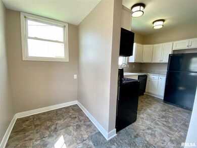 2124 Farnam St, Davenport, IA 52803 - photo 7