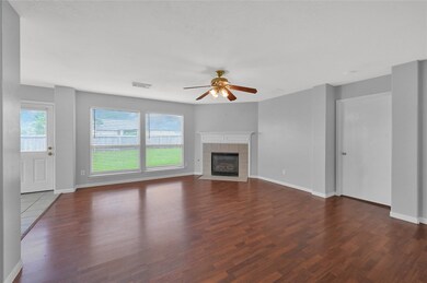 3126 Centennial Village Dr, Pearland, TX 77584 - photo 7