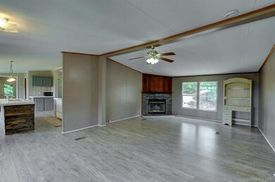 947 Jackson Loop Rd, Flat Rock, NC 28731 - photo 2