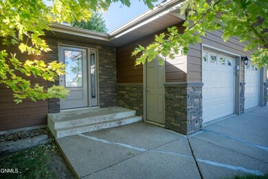 24-PREDana-0037-1957 N 20th-Exteriors E-