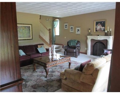 27 Lindsay Ln, Cranston, RI 02921 - photo 5