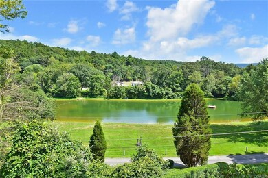 222 Queens Ln, Kunkletown, PA 18058 - photo 7