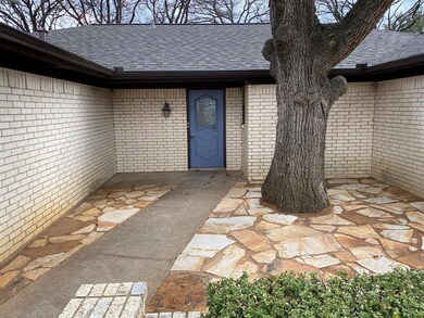 800 Morning Glory Ln, Bedford, TX 76021 - photo 3