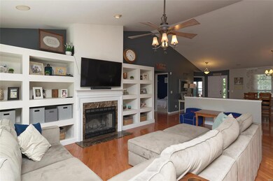 611 Glen Brook Ct, Lake Saint Louis, MO 63367 - photo 5