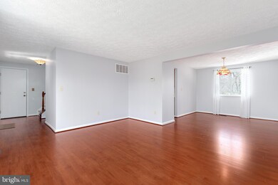 8734 Hummingbird Ct, Laurel, MD 20723 - photo 5