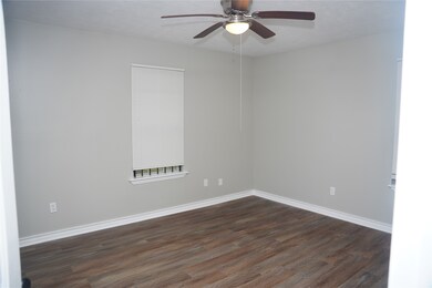 4122 Tiffin St, Houston, TX 77026 - photo 4