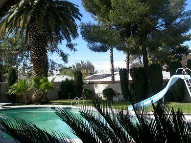 Swimming Pool/Hot Tub/Sauna.
