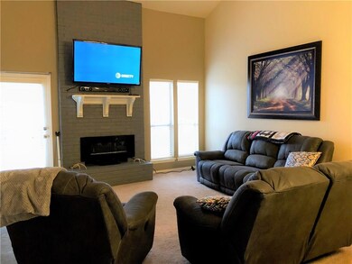 11315 Benttree Cir, Oklahoma City, OK 73120 - photo 3