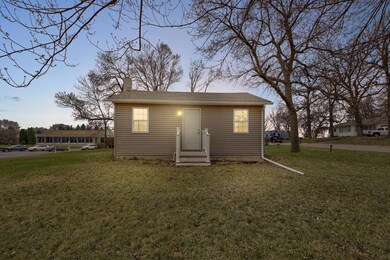 301 Wedgewood Rd, Albert Lea, MN 56007 - photo 3