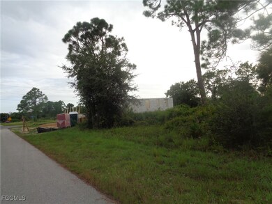 840 Naples Ave S, Lehigh Acres, FL 33974 - photo 4