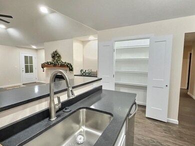 1019 N Central Ave, Cushing, OK 74023 - photo 6