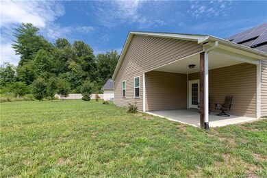 35 Foxtail Ct, Hendersonville, NC 28792 - photo 4