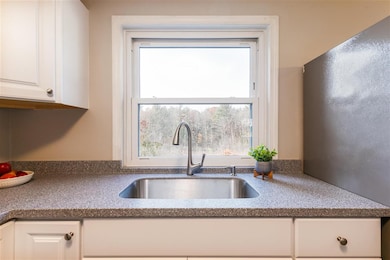 54 Dale Rd unit B, Hooksett, NH 03106 - photo 3