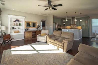 2213 Kirkby Ln unit 109, Virginia Beach, VA 23456 - photo 7