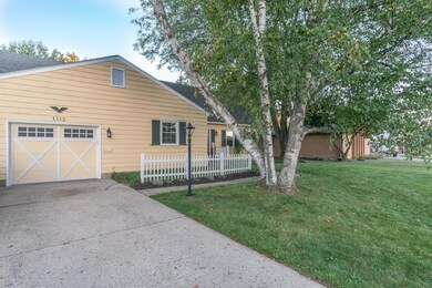 1112 Spruce, Sidney (3 of 46)