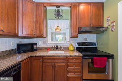 1594 Brimfield Cir, Sykesville, MD 21784 - photo 6