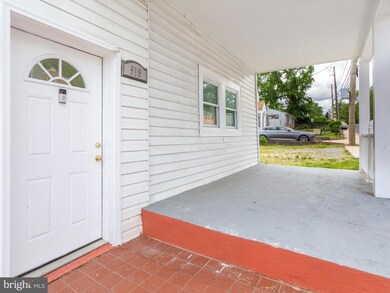918 Larchmont Ave, Capitol Heights, MD 20743 - photo 4