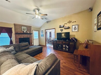 4315 N Eric Dr, Shawnee, OK 74804 - photo 4