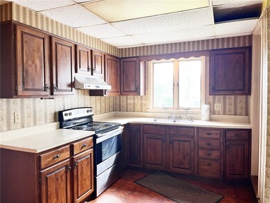 2828 Hastings Rd, Erie, PA 16506 - photo 4