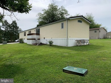 602 Parkwood Dr, Mount Wolf, PA 17347 - photo 5