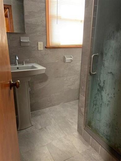 334B Stegman Pkwy unit 3, Jersey City, NJ 07305 - photo 5