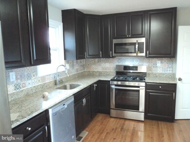 7915 Legation Rd, New Carrollton, MD 20784 - photo 3