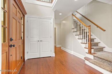 2 96 Riverside Lane - Entry