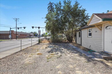 03-205 W Ahtanum Rd-09