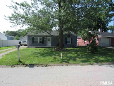 2113 W 75th Place, Davenport, IA 52806 - photo 3
