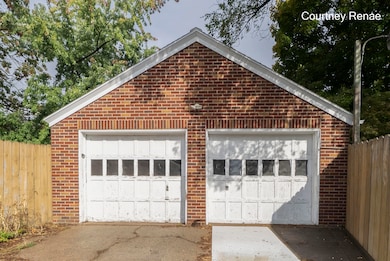 621 Hoyt St SE, Grand Rapids, MI 49507 - photo 2