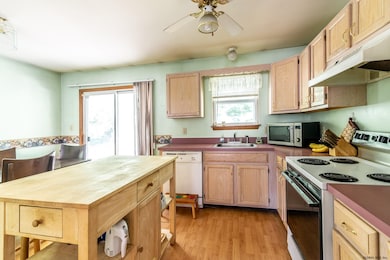 19 Weathercrest Dr, Schenectady, NY 12302 - photo 7