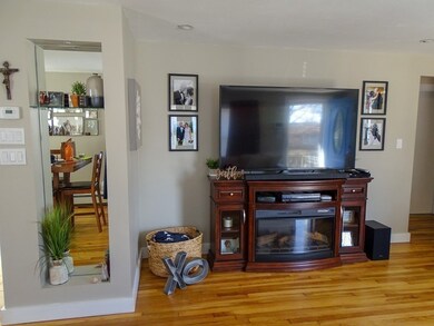 36 Royal Rd, Worcester, MA 01603 - photo 4