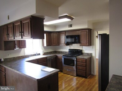 11001 Treva Ct, Germantown, MD 20876 - photo 7