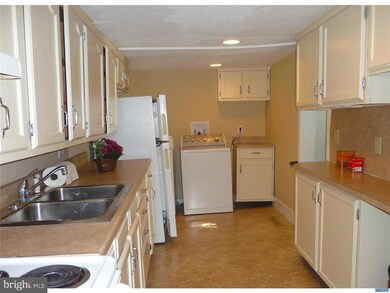 9 Delaware St, Saint Georges, DE 19733 - photo 4