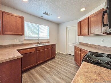 13030 Peregrine, San Antonio, TX 78233 - photo 5