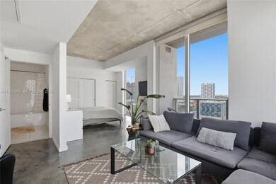 Centro unit 1810, Miami, FL 33131 - photo 2