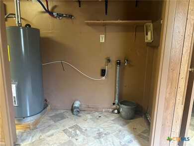 703 E Cedar St, Seguin, TX 78155 - photo 7