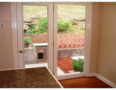 73 Mannon Dr, Alum Creek, WV 25003 - photo 4