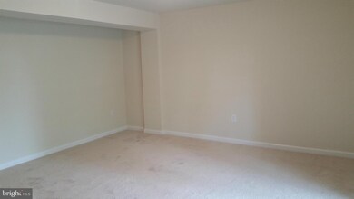 2947 Wetherburn Ct, Woodbridge, VA 22191 - photo 7